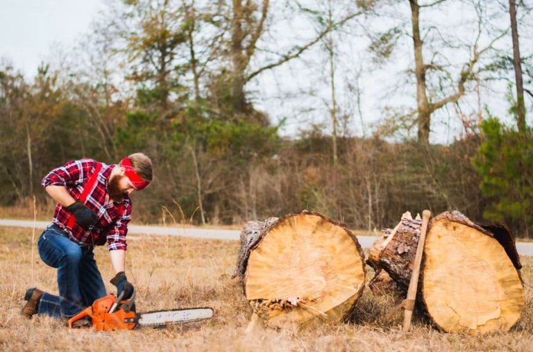 man starting saw